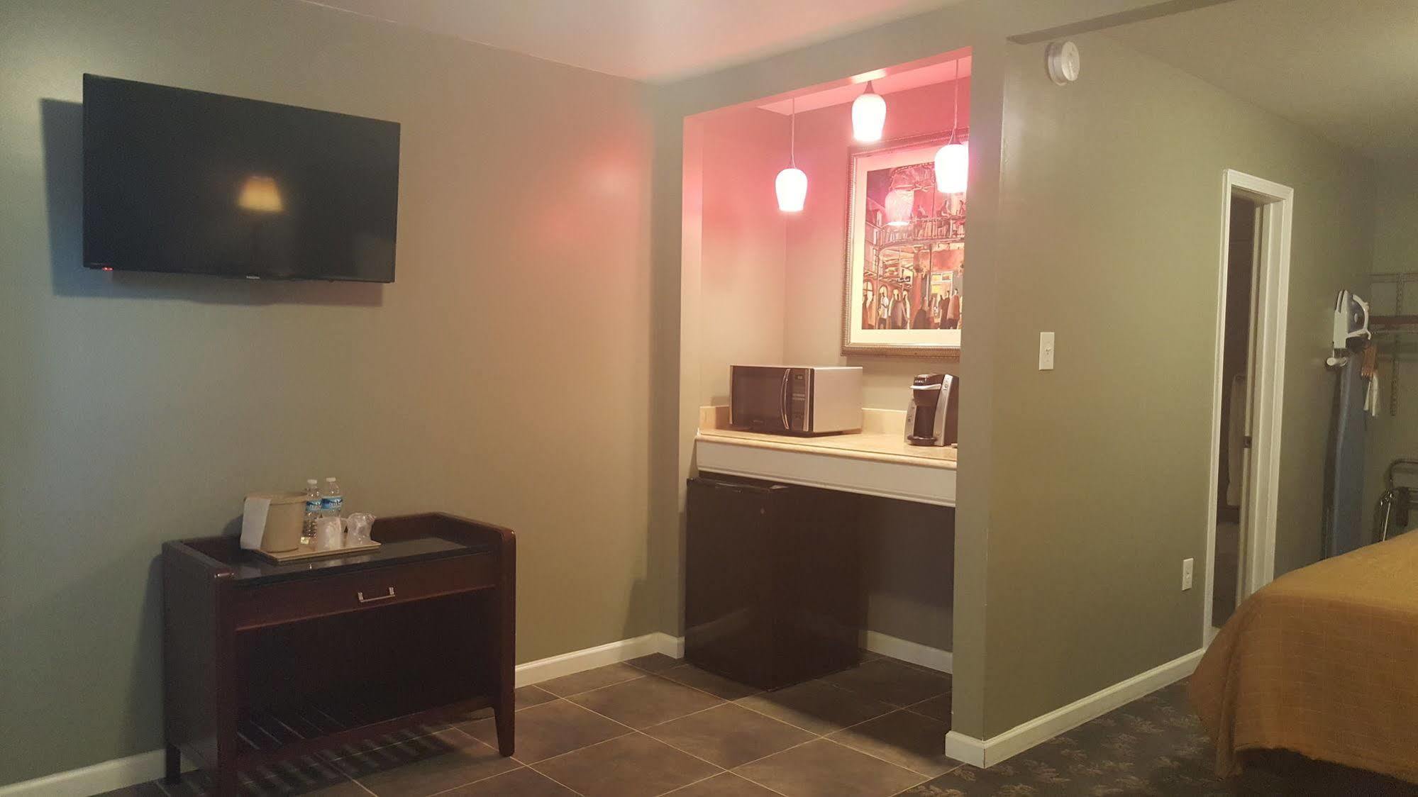Jefferson Inn And Suites Экстерьер фото